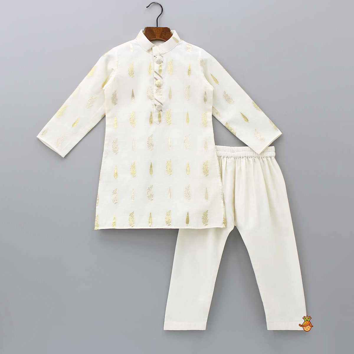 Chanderi Embroidered Ivory Kurta And Pyjama