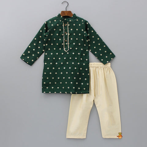 Pre Order: Pockets Detail Chanderi Embroidered Green Kurta And Pyjama