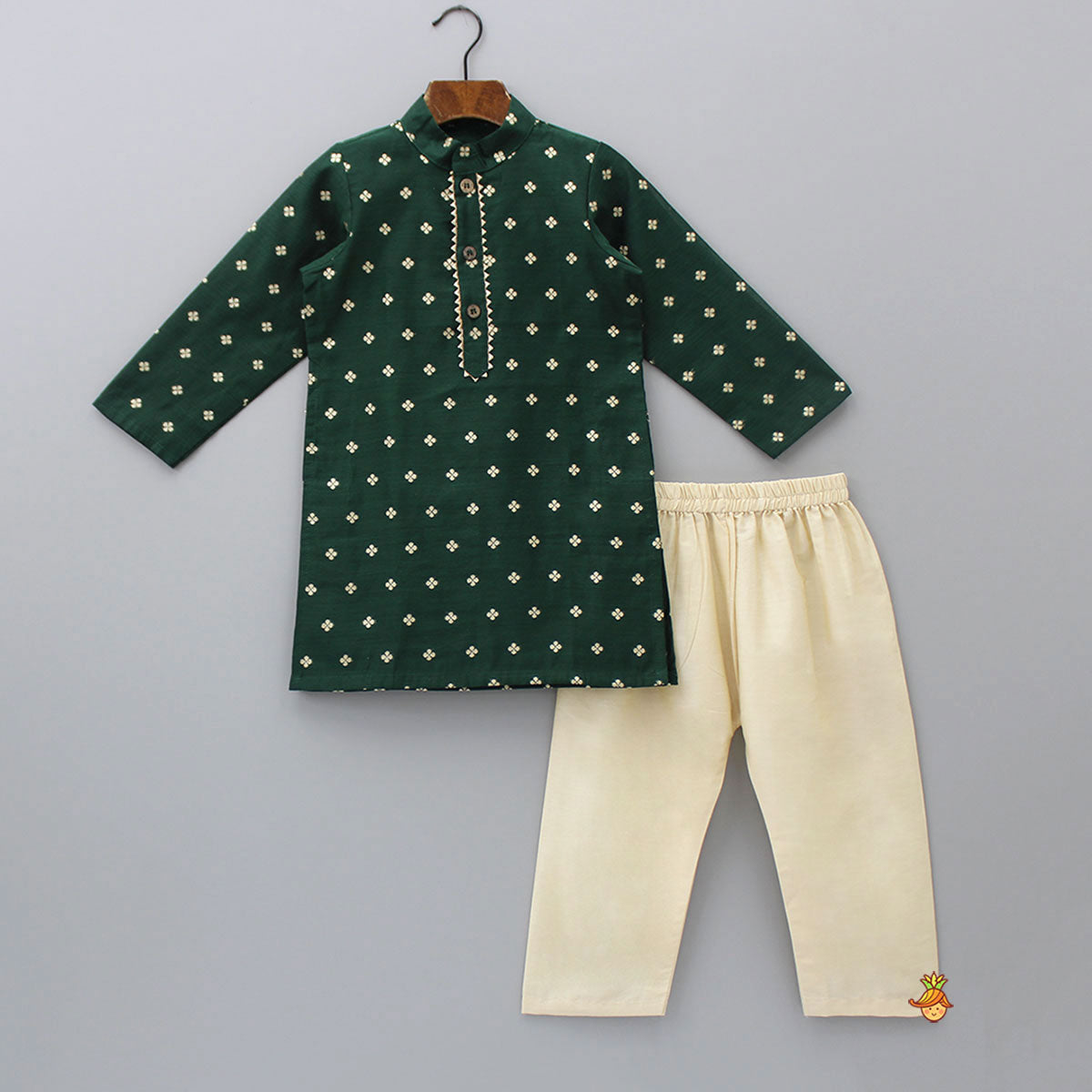 Pockets Detail Chanderi Embroidered Green Kurta And Pyjama