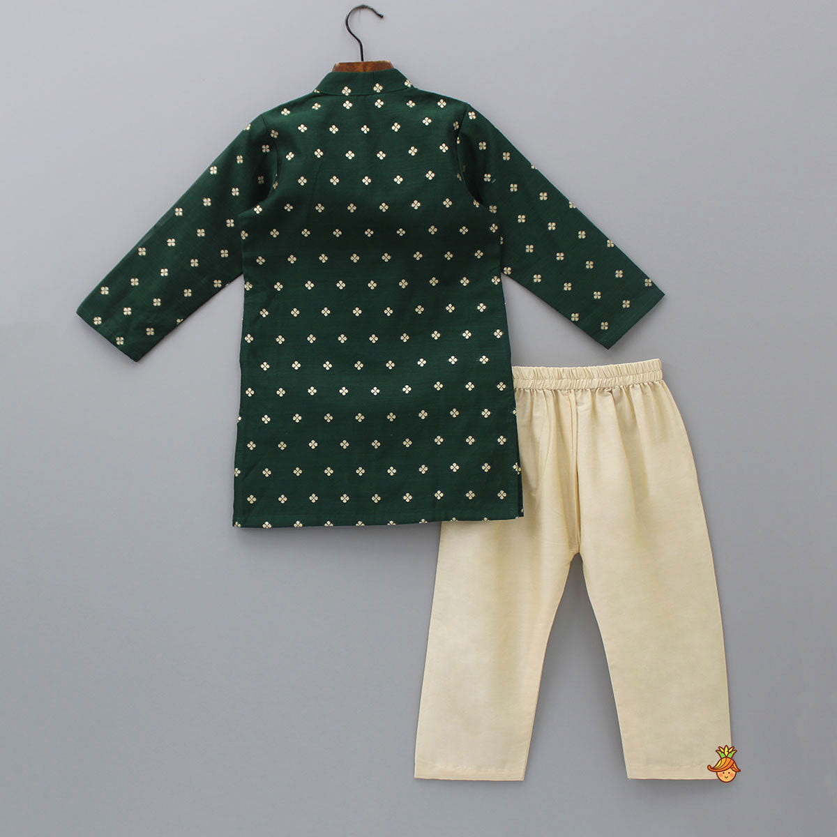 Pockets Detail Chanderi Embroidered Green Kurta And Pyjama