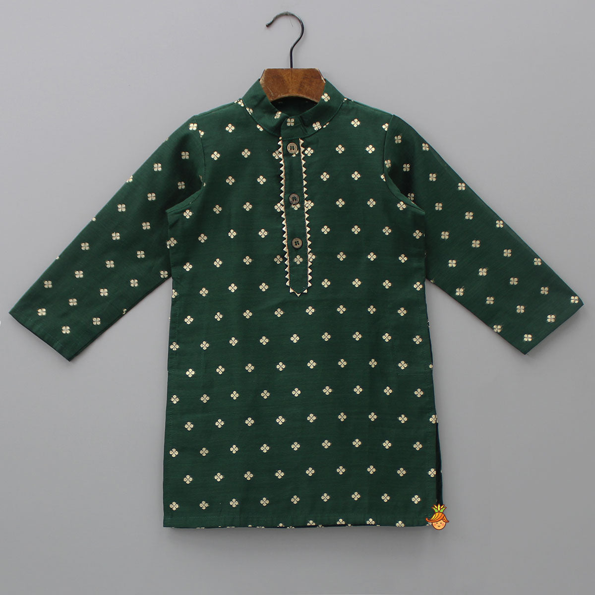 Pockets Detail Chanderi Embroidered Green Kurta And Pyjama