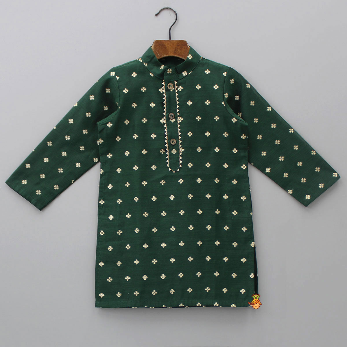 Pockets Detail Chanderi Embroidered Green Kurta And Pyjama