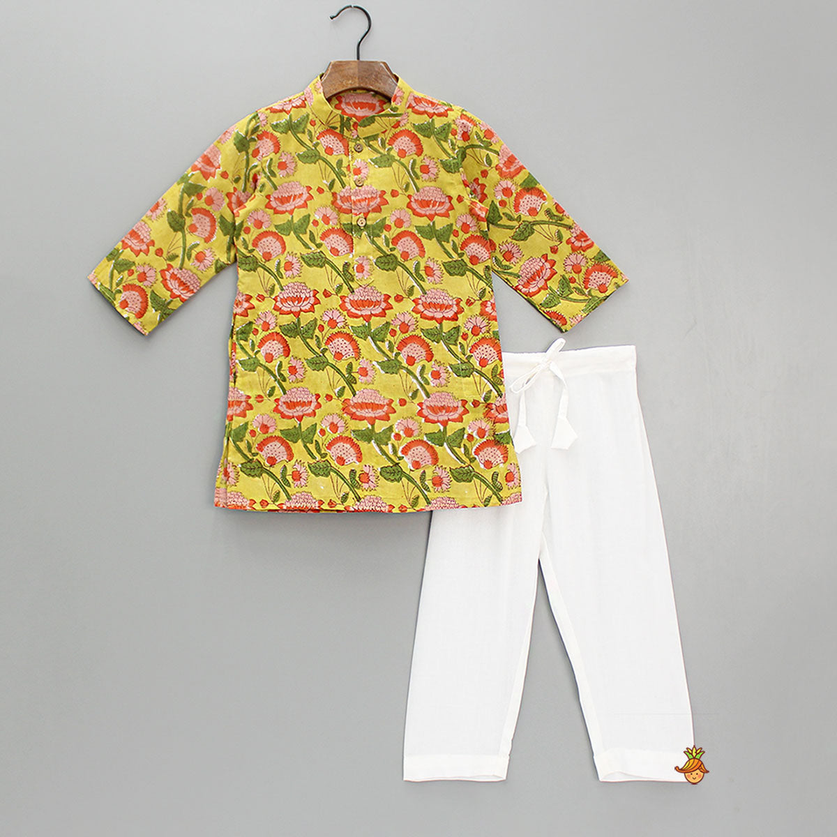 Floral Printed Multicolour Kurta With Pyjama