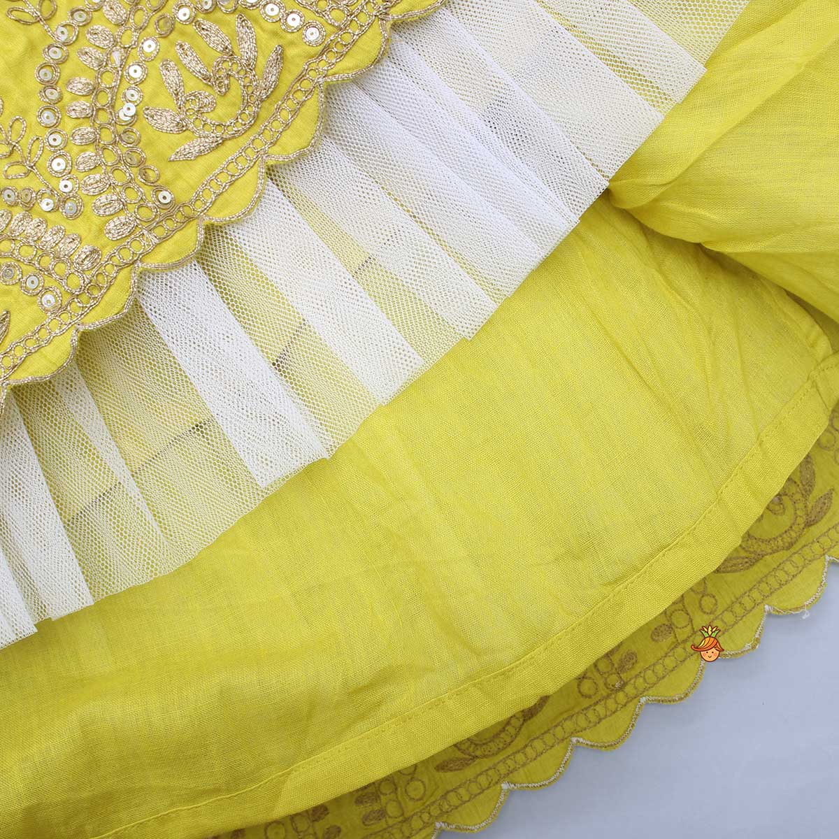 Pleated Armhole Buttons Back Top And Lehenga With Net Dupatta