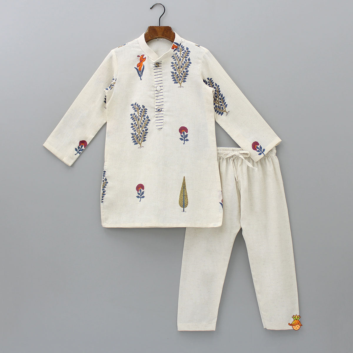 Mandarin Collar Kurta With Pocket Detail Jacket And Pyjama