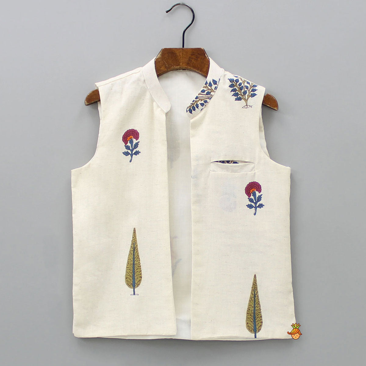Pre Order: Mandarin Collar Kurta With Pocket Detail Jacket And Pyjama