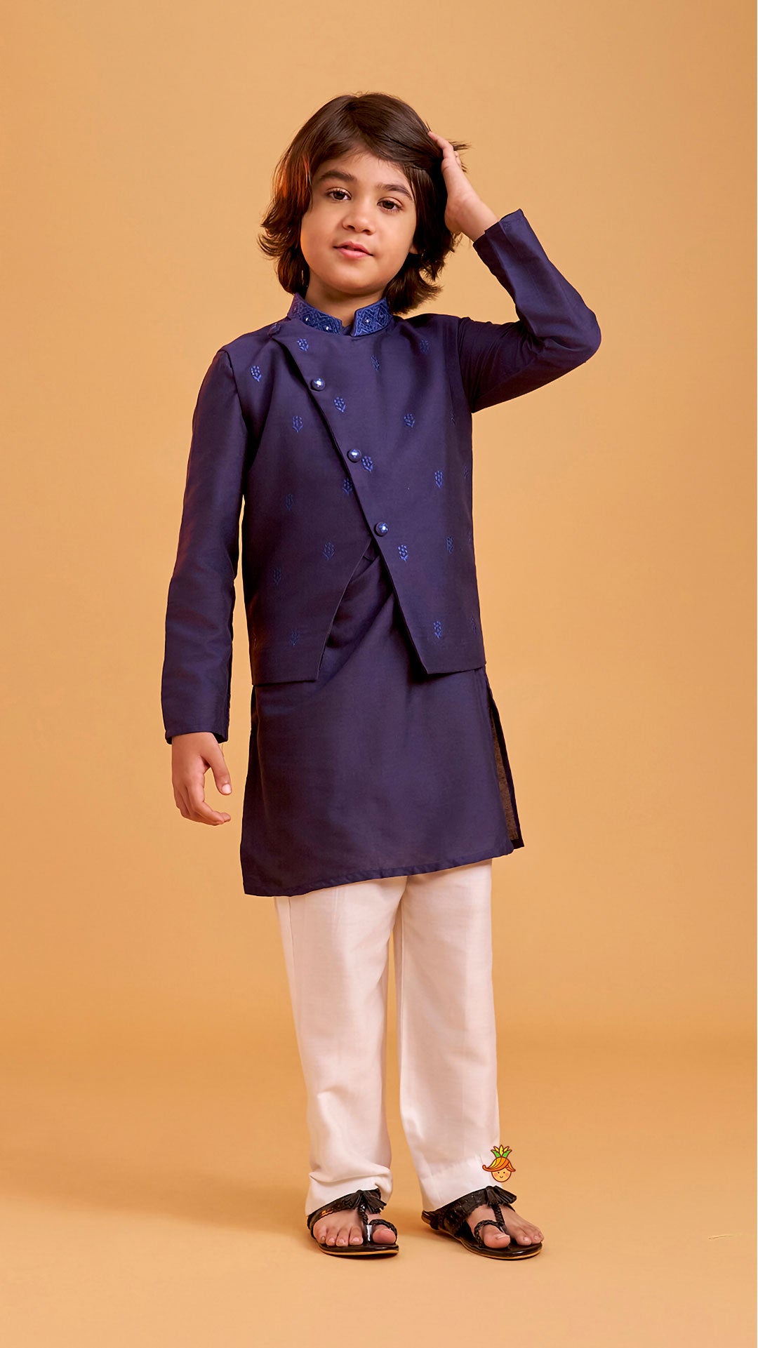 Ethnic Kurta With Diagonal Button Detail Jacket And Pyjama