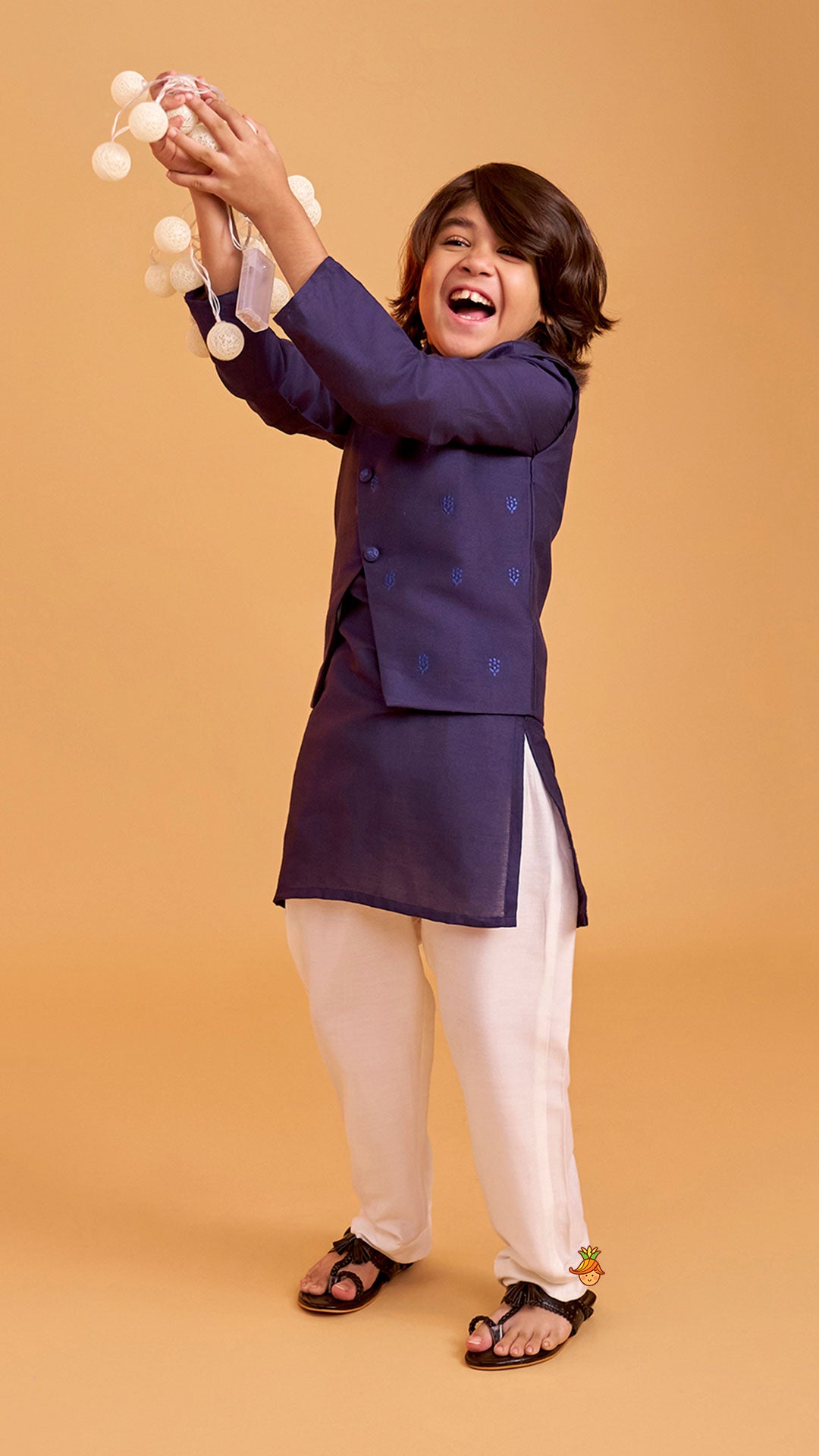 Ethnic Kurta With Diagonal Button Detail Jacket And Pyjama