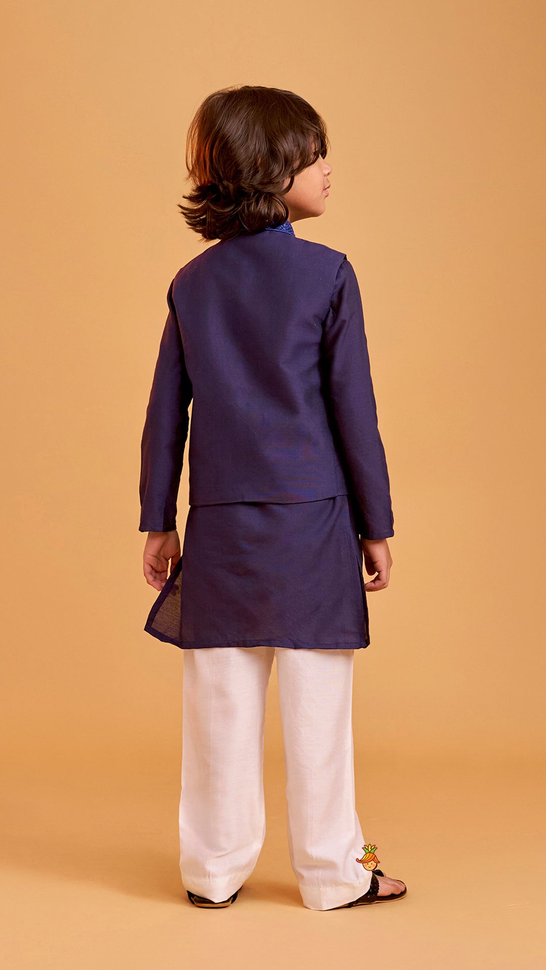 Ethnic Kurta With Diagonal Button Detail Jacket And Pyjama