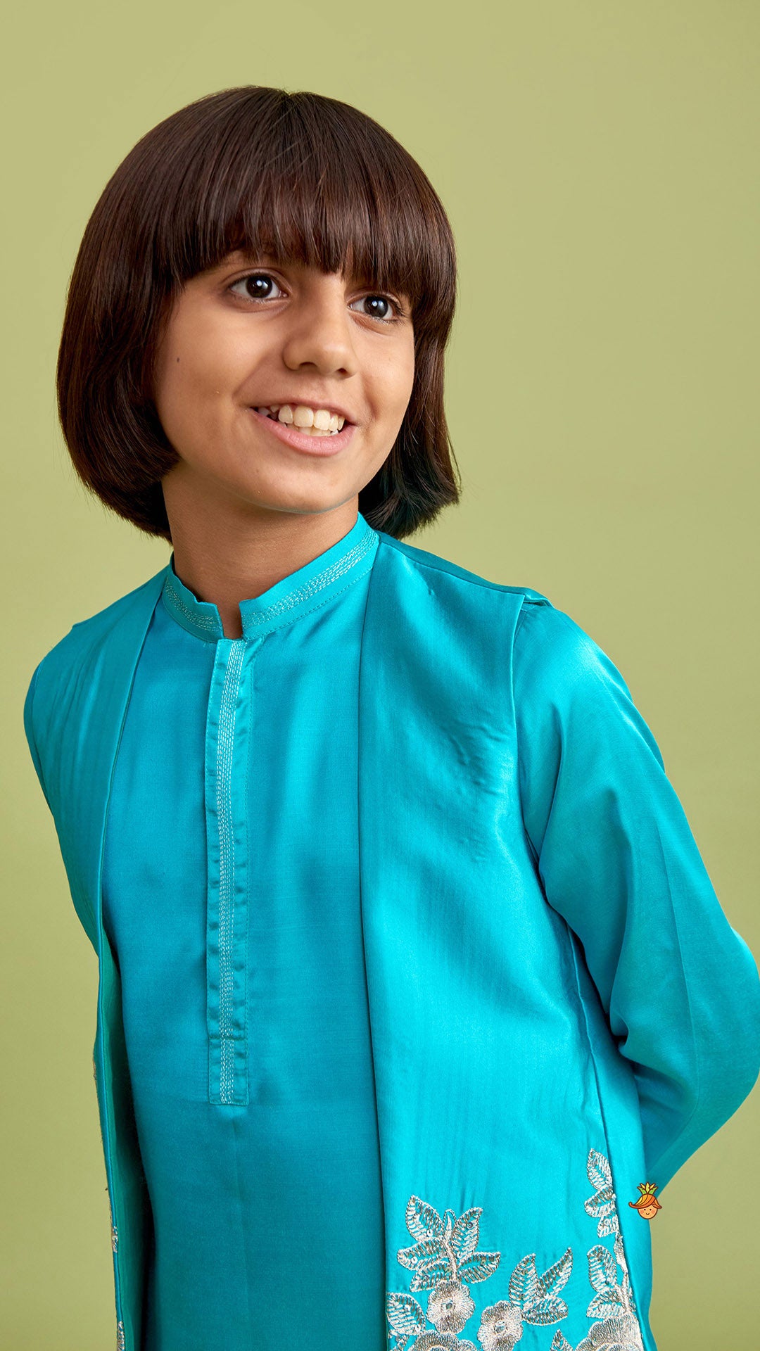 Green Kurta With Embroidered Open Jacket And Pyjama