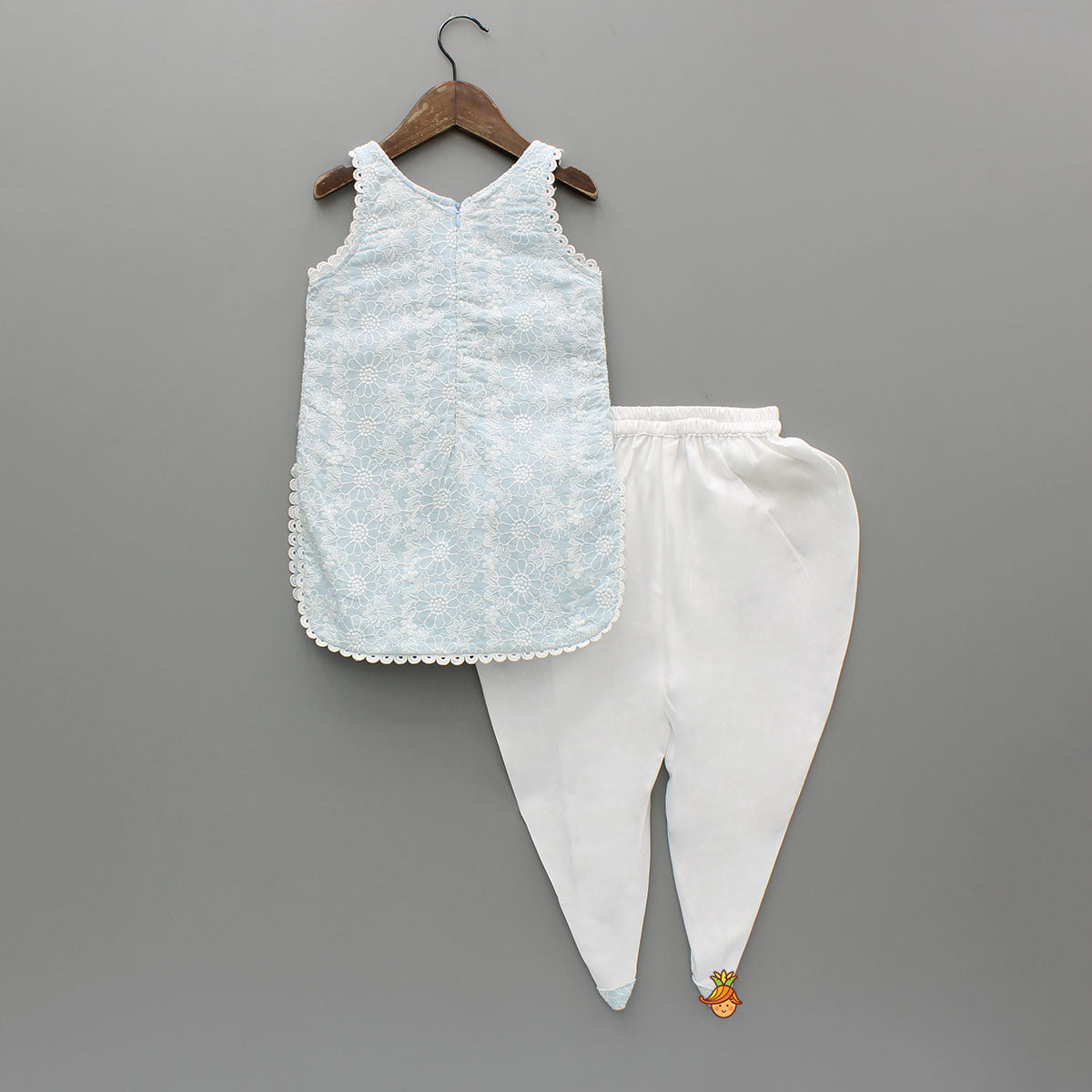 Thread Embroidered Kurti And Dhoti With Net Dupatta