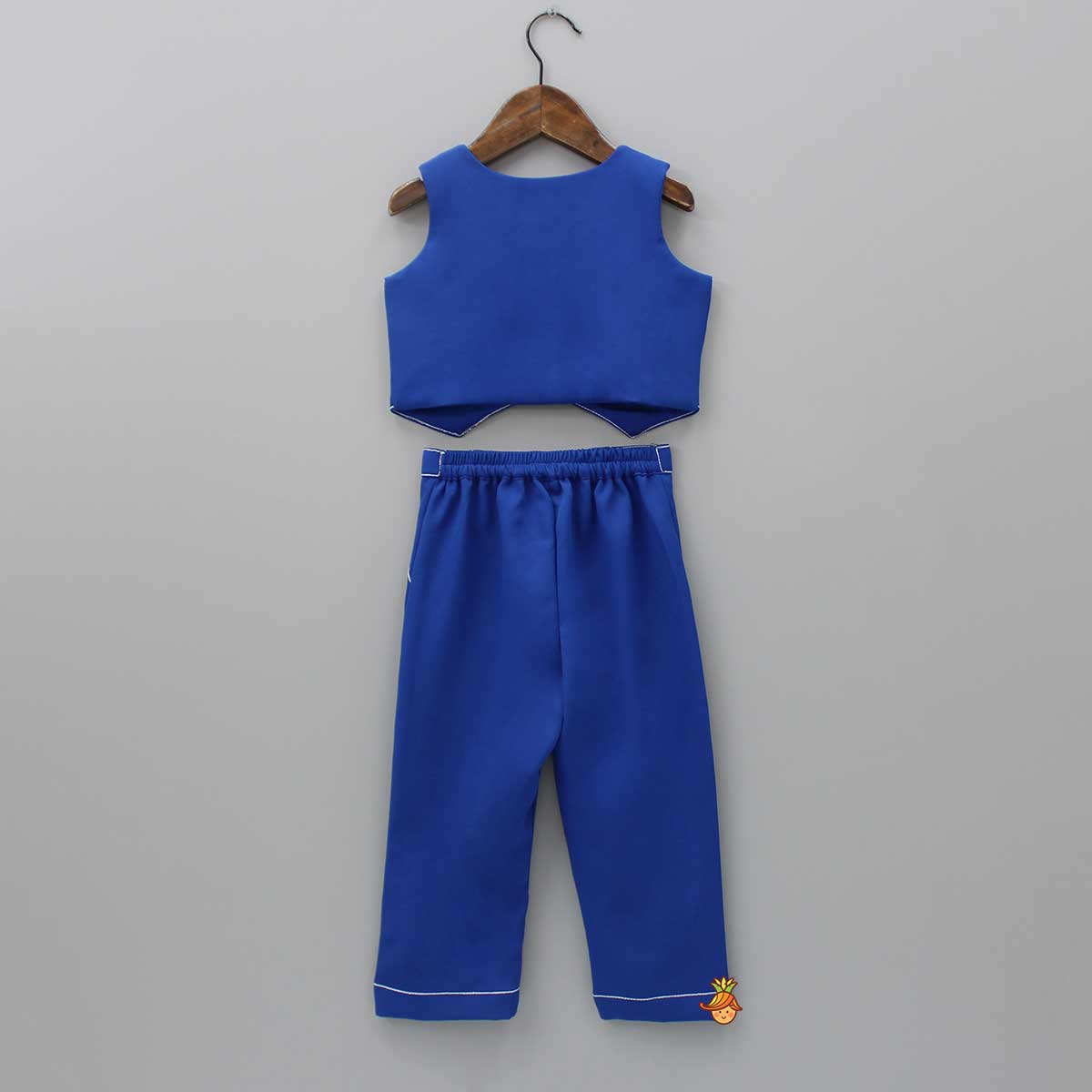Collar Neck Blue Top And Pocket Detail Pant