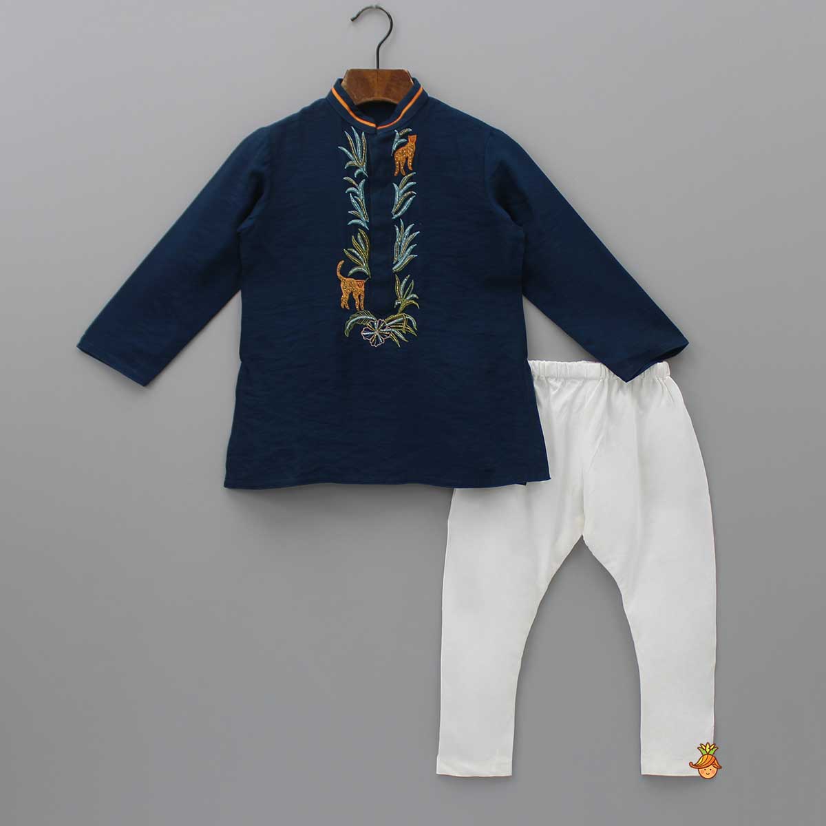 Blue Kurta With Animal Embroidery And Pyjama