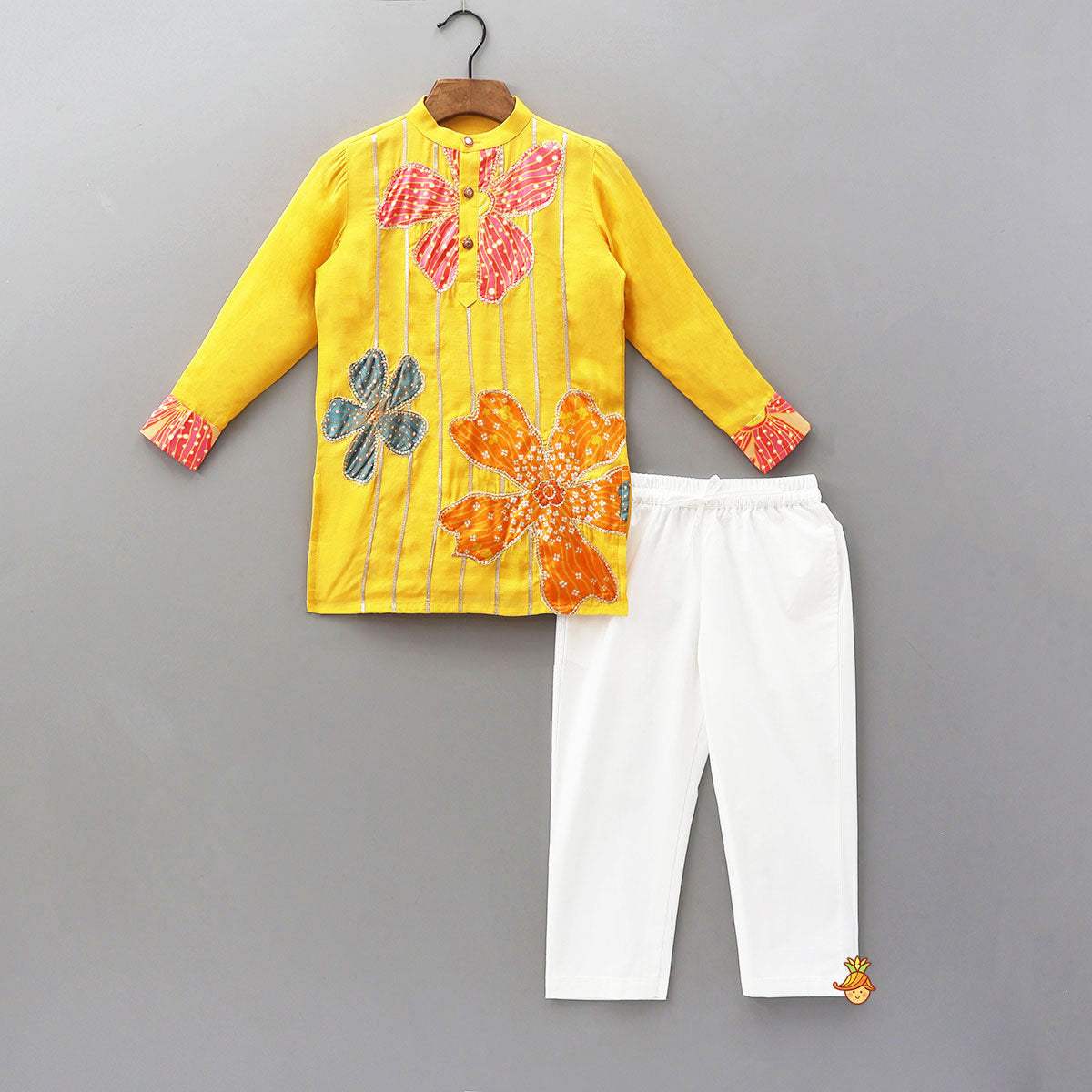 Sequined Floral Printed Kurta With Pyjama.