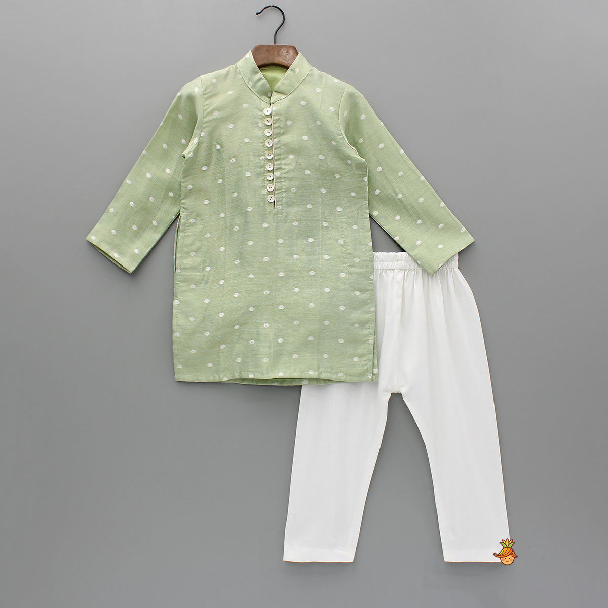 Butti Work Kurta And Pyjama