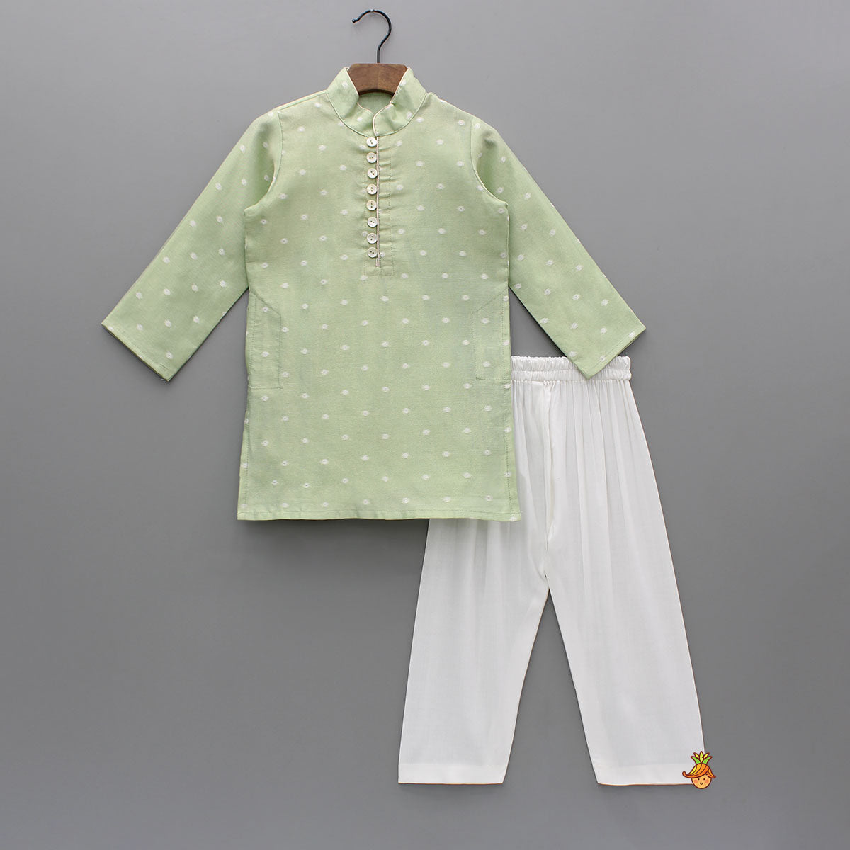 Butti Work Kurta And Pyjama