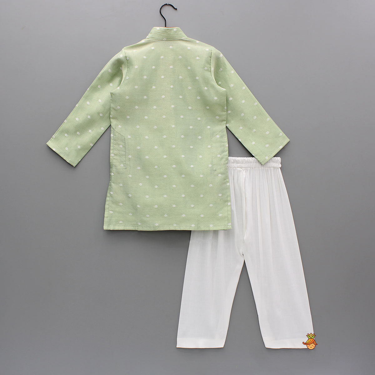 Butti Work Kurta And Pyjama