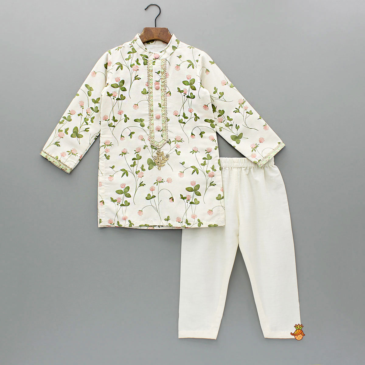 Floral Printed Kurta With Off White Pyjama