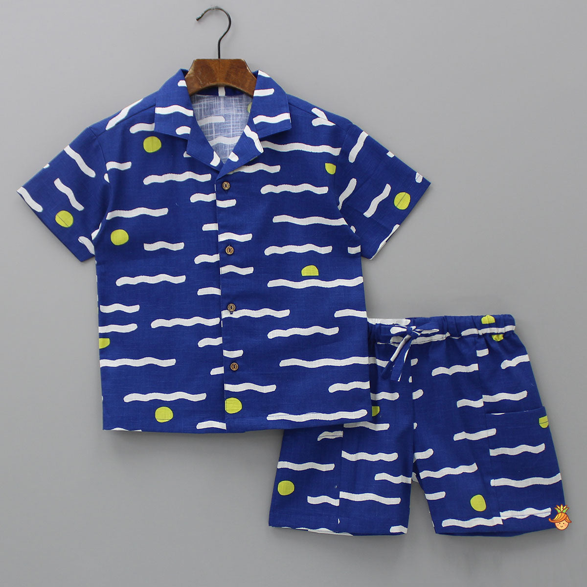 Blue Printed Notch Collar Shirt And Dual Pockets Detail Shorts