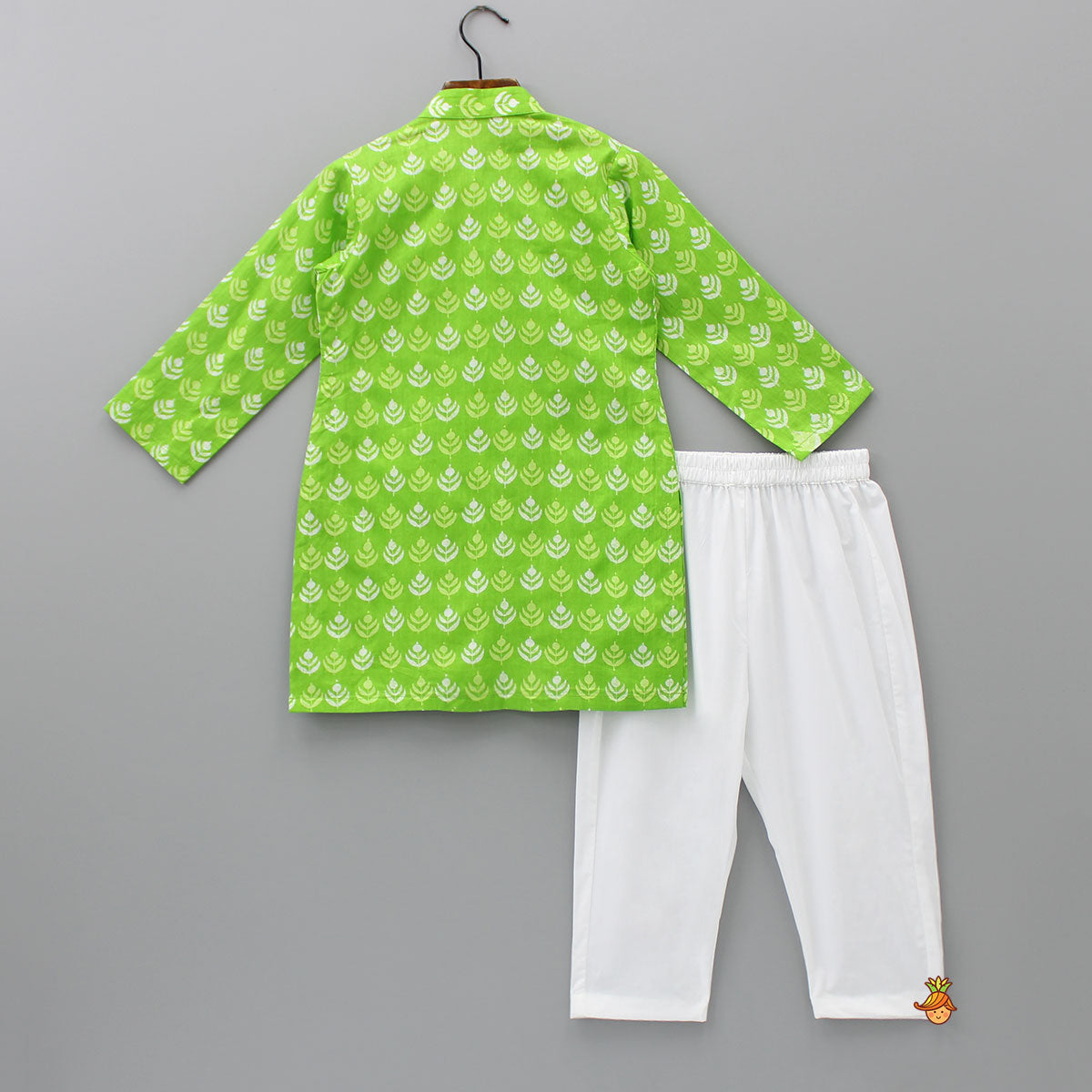 Green Printed Kurta With One Side Flap And Pyjama
