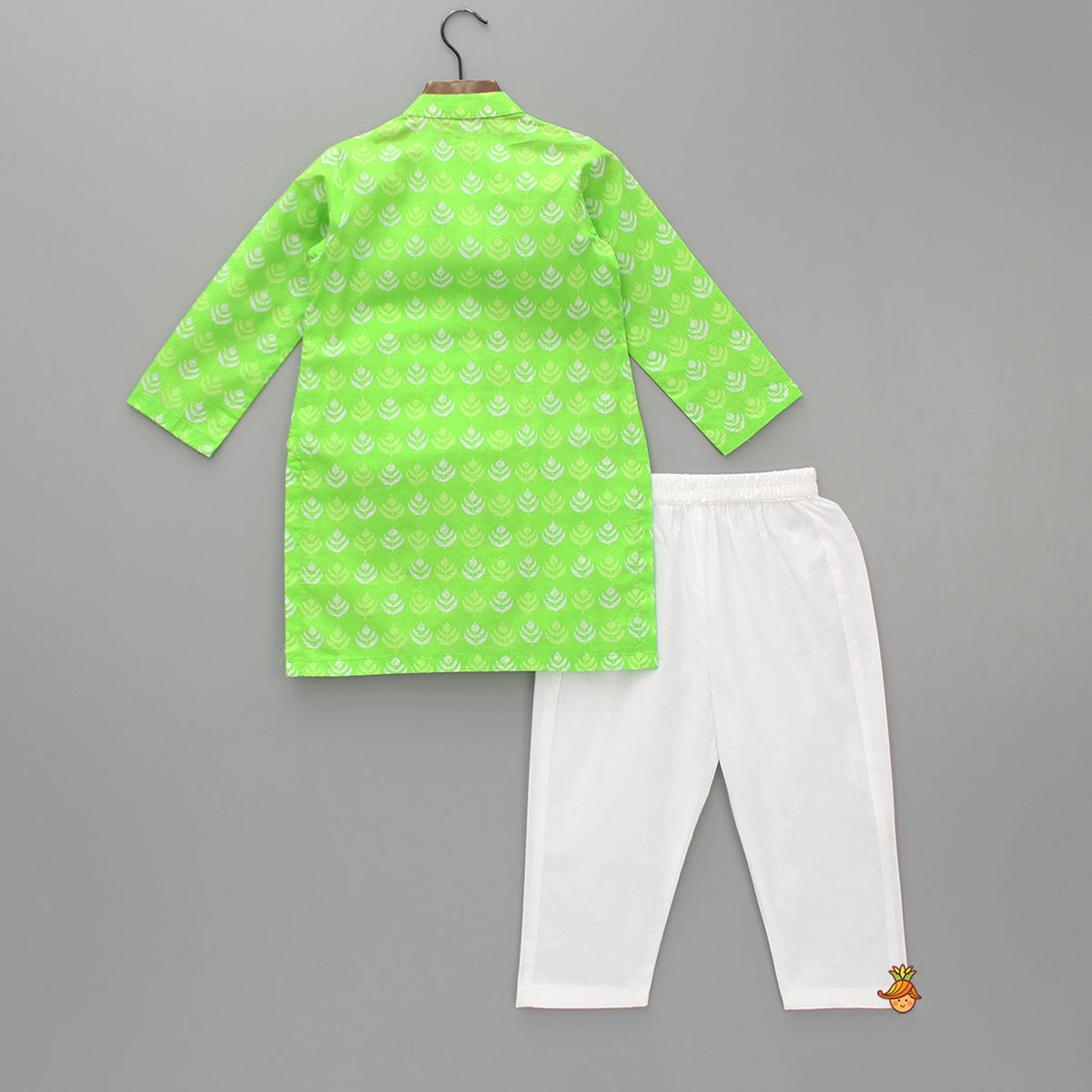 Green Printed Kurta With One Side Flap And Pyjama