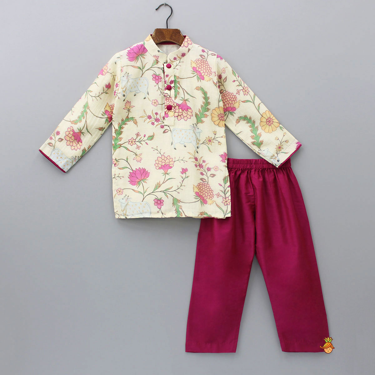 Animal And Floral Printed Kurta And Pyjama