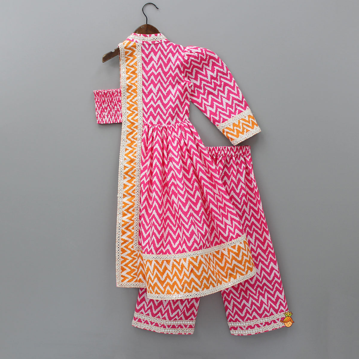 Chevron Printed Stylish Kurti And Palazzo With Matching Hairband