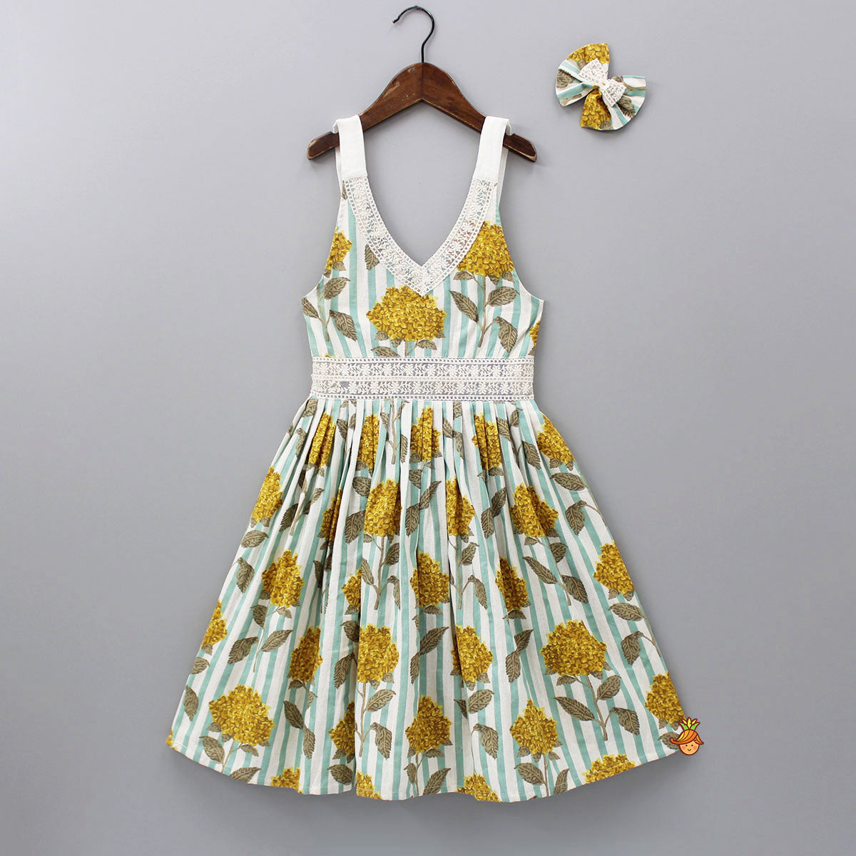 Floral Printed Halter Neck Dress With Matching Bowie Hairclip