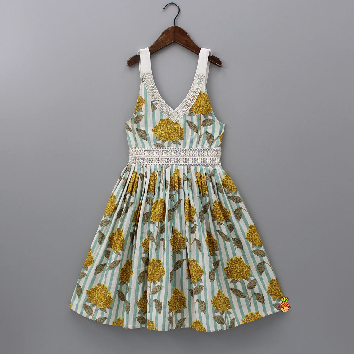 Floral Printed Halter Neck Dress With Matching Bowie Hairclip