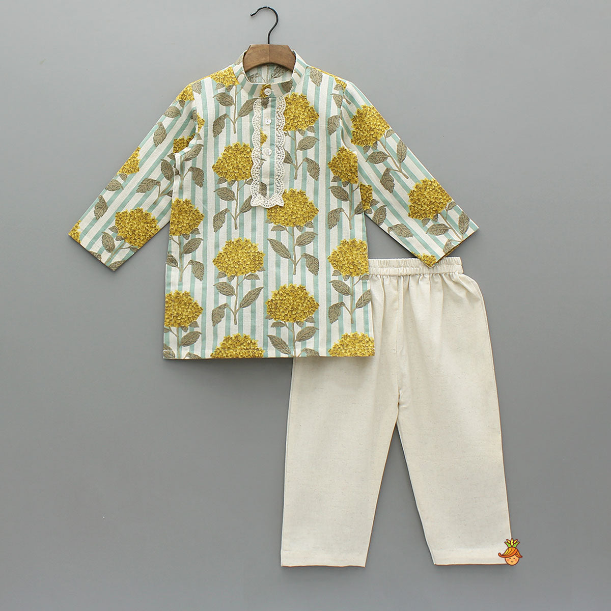 Floral Printed Kurta With Pyjama