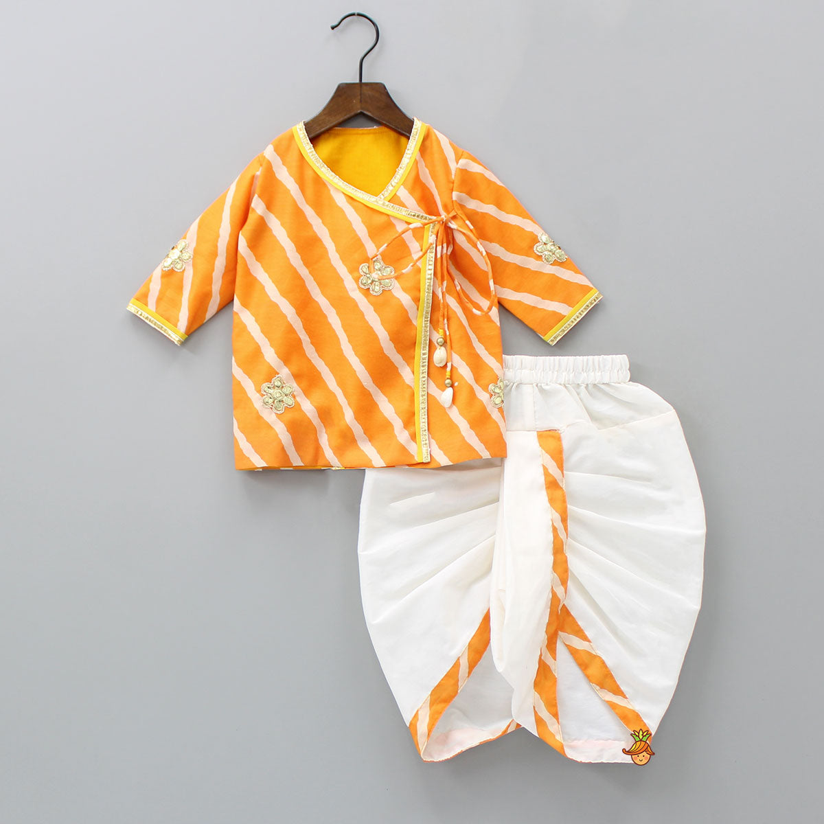 Leheriya Printed Angarkha Style Orange Kurta And Dhoti With Mukut