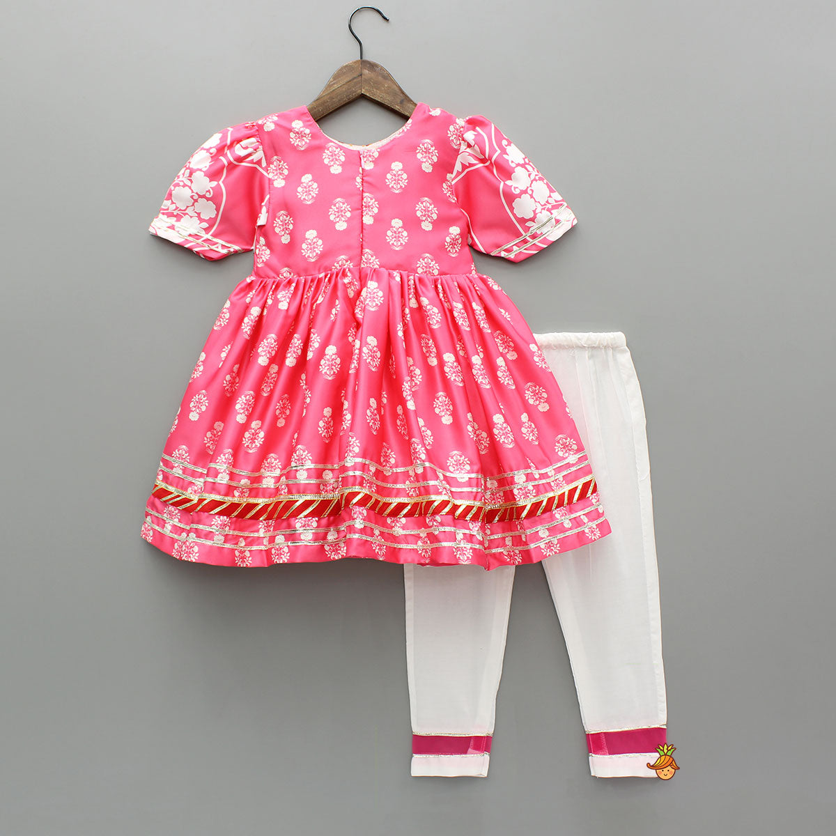 Floral Printed Kurti And Pant With Net Dupatta