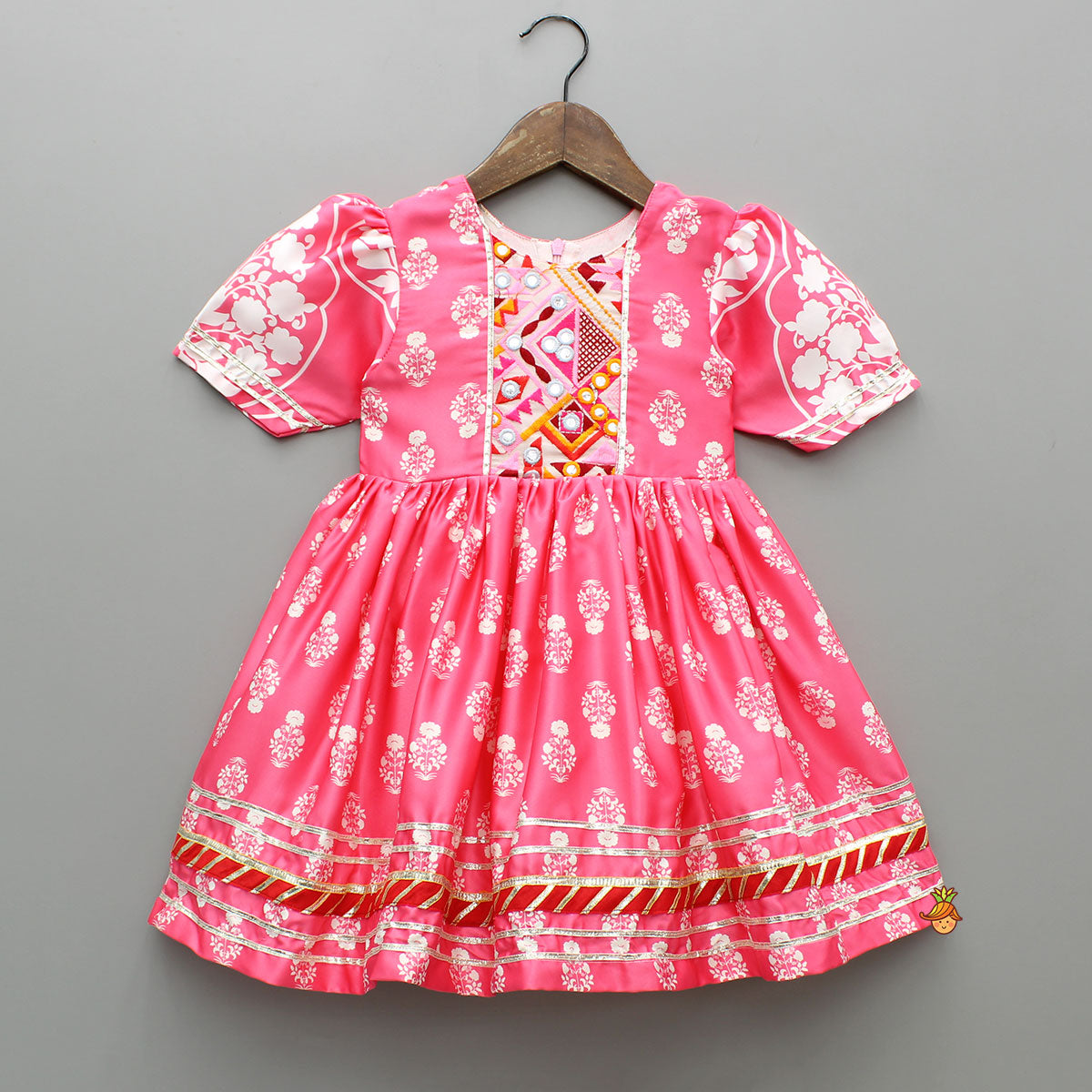 Floral Printed Kurti And Pant With Net Dupatta