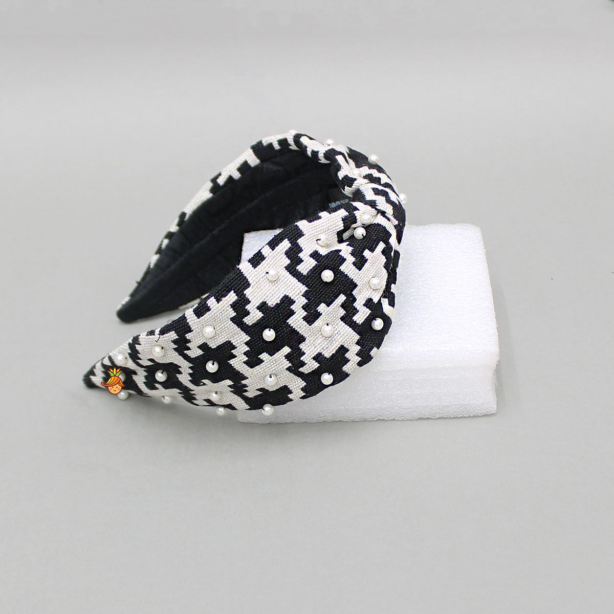 White And Black Printed Hairband