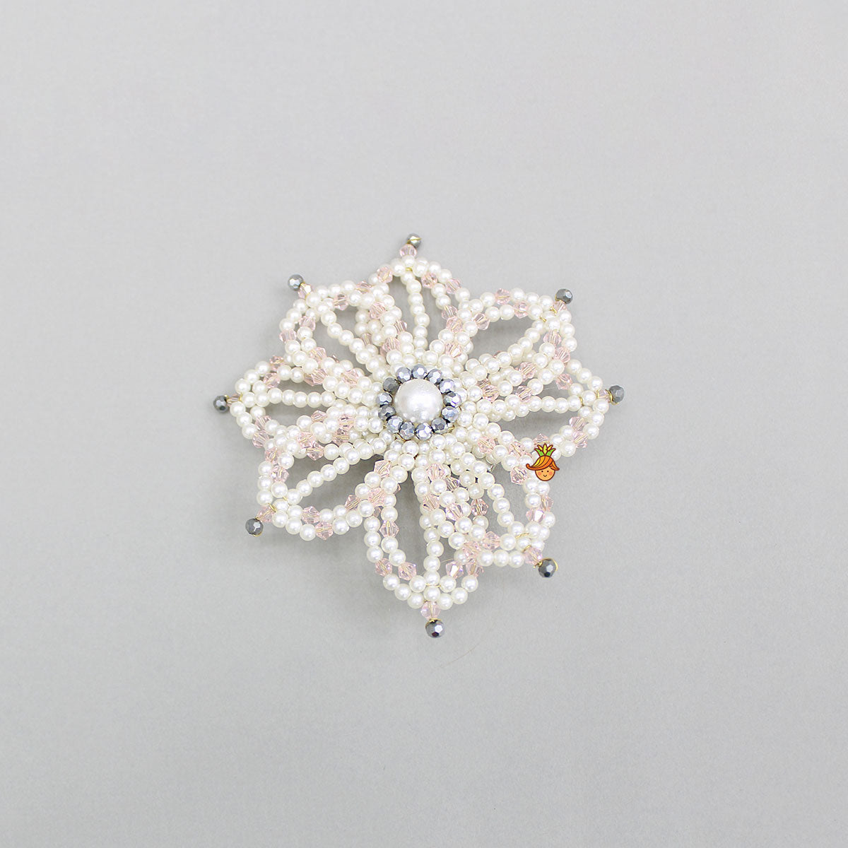 Pearl Flower Design And Studded Hairclip