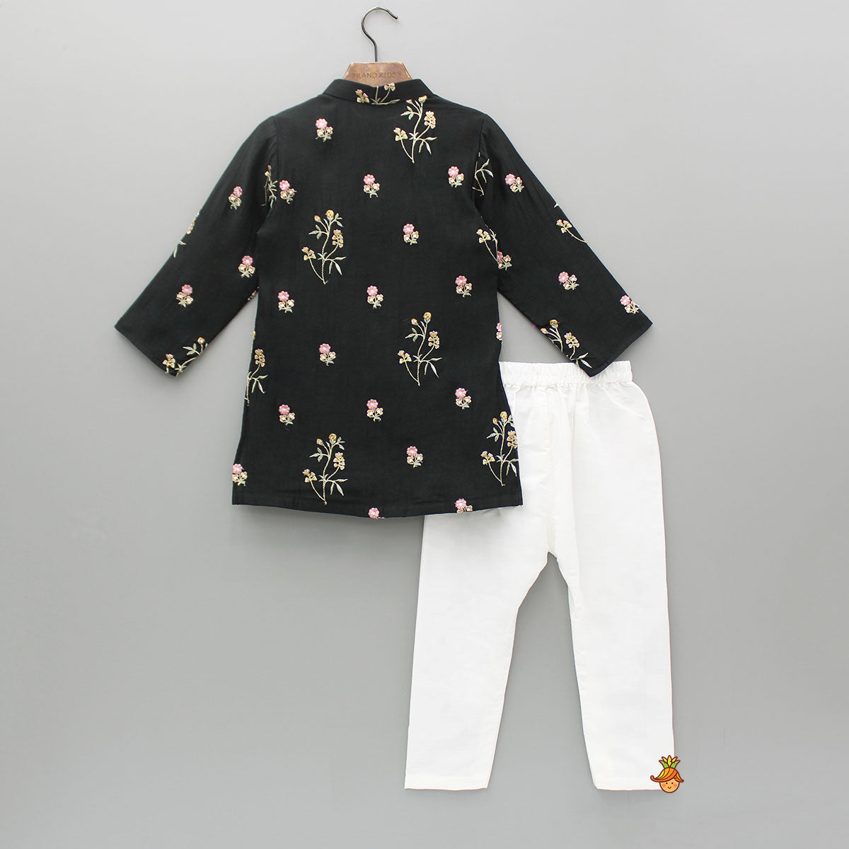 Floral Embroidered Black Kurta And Pyjama