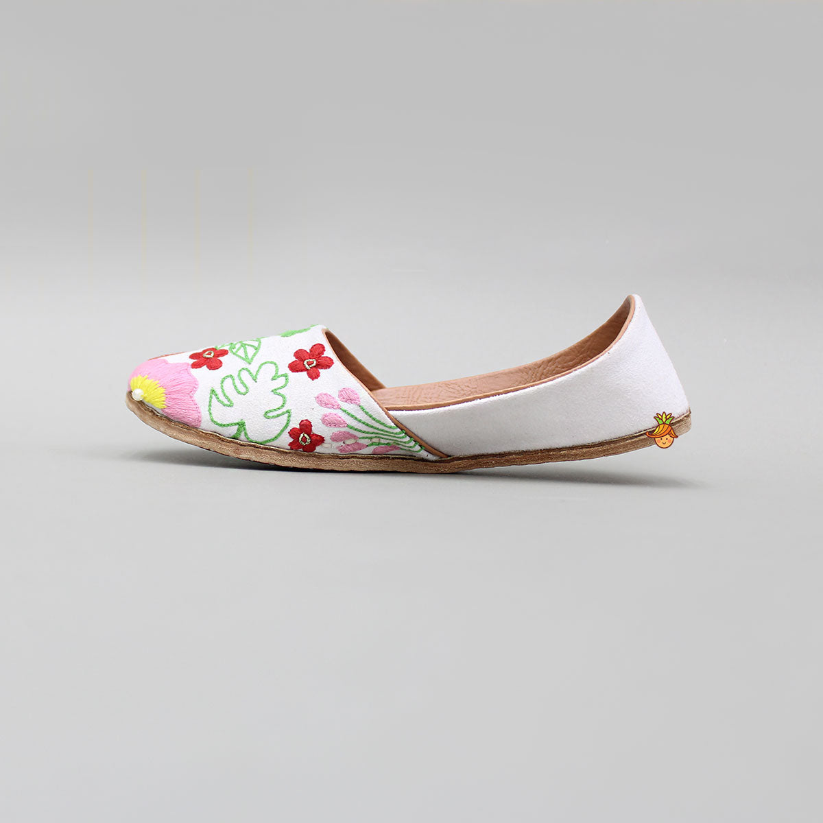 Floral Multicolour Embroidered Jutti