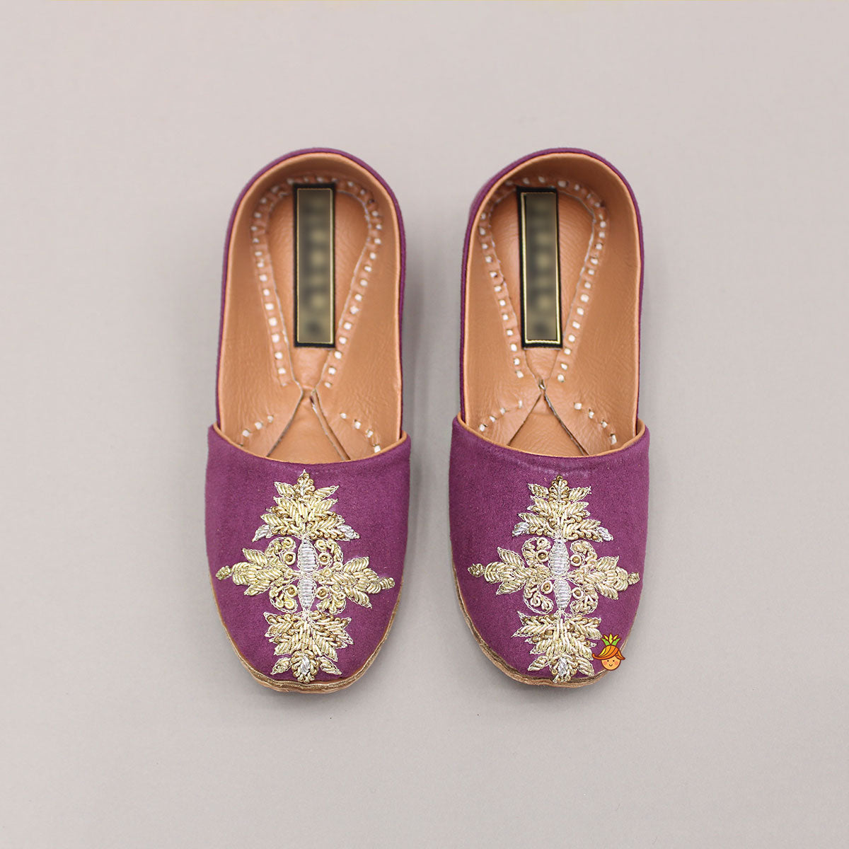 Zardozi Embroidered Wine Jutti