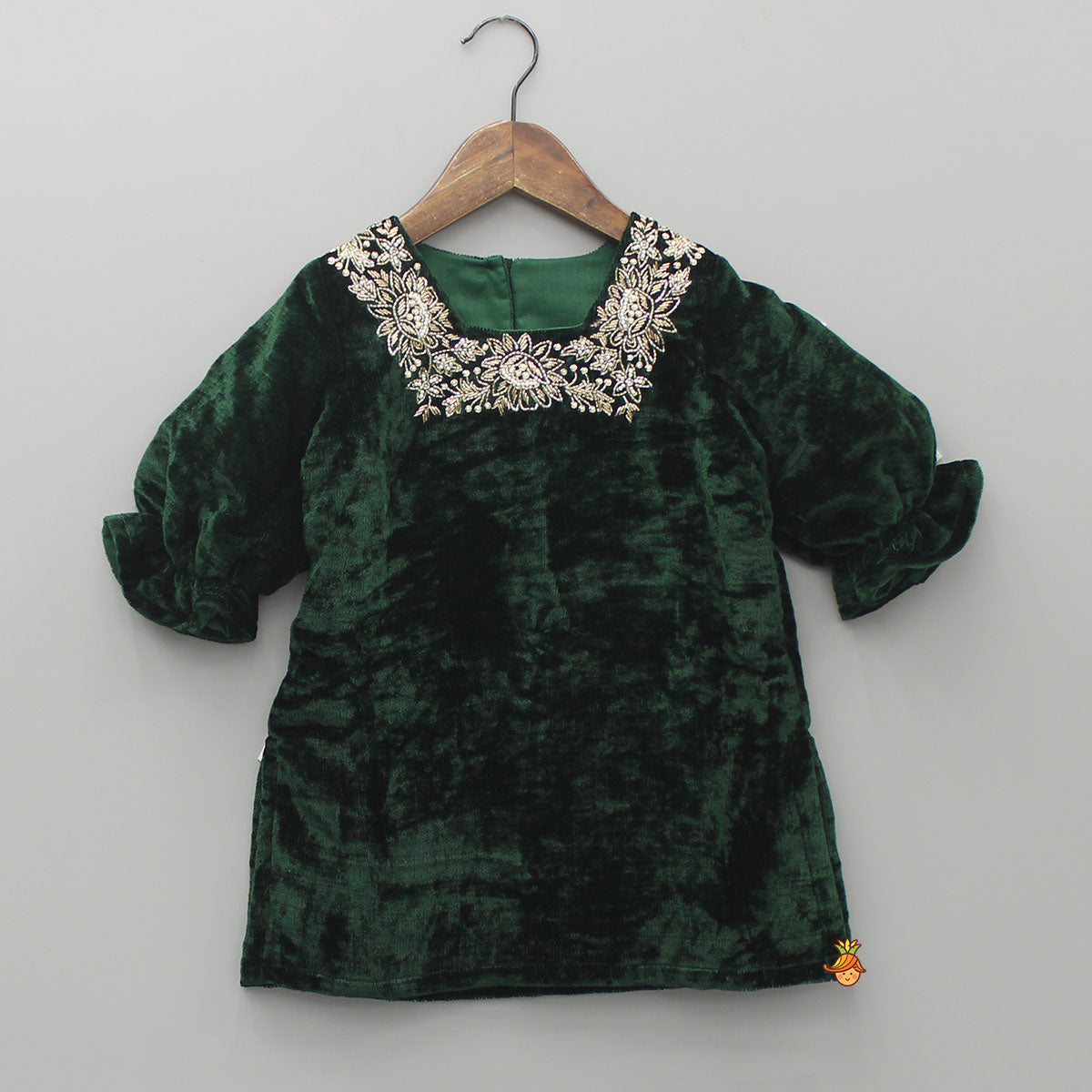 Green Velvet Zardozi Embroidered Kurti And Pant