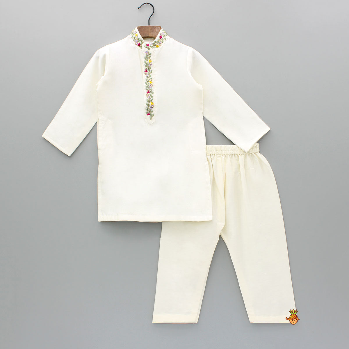 Off White Embroidered Kurta And Pyjama