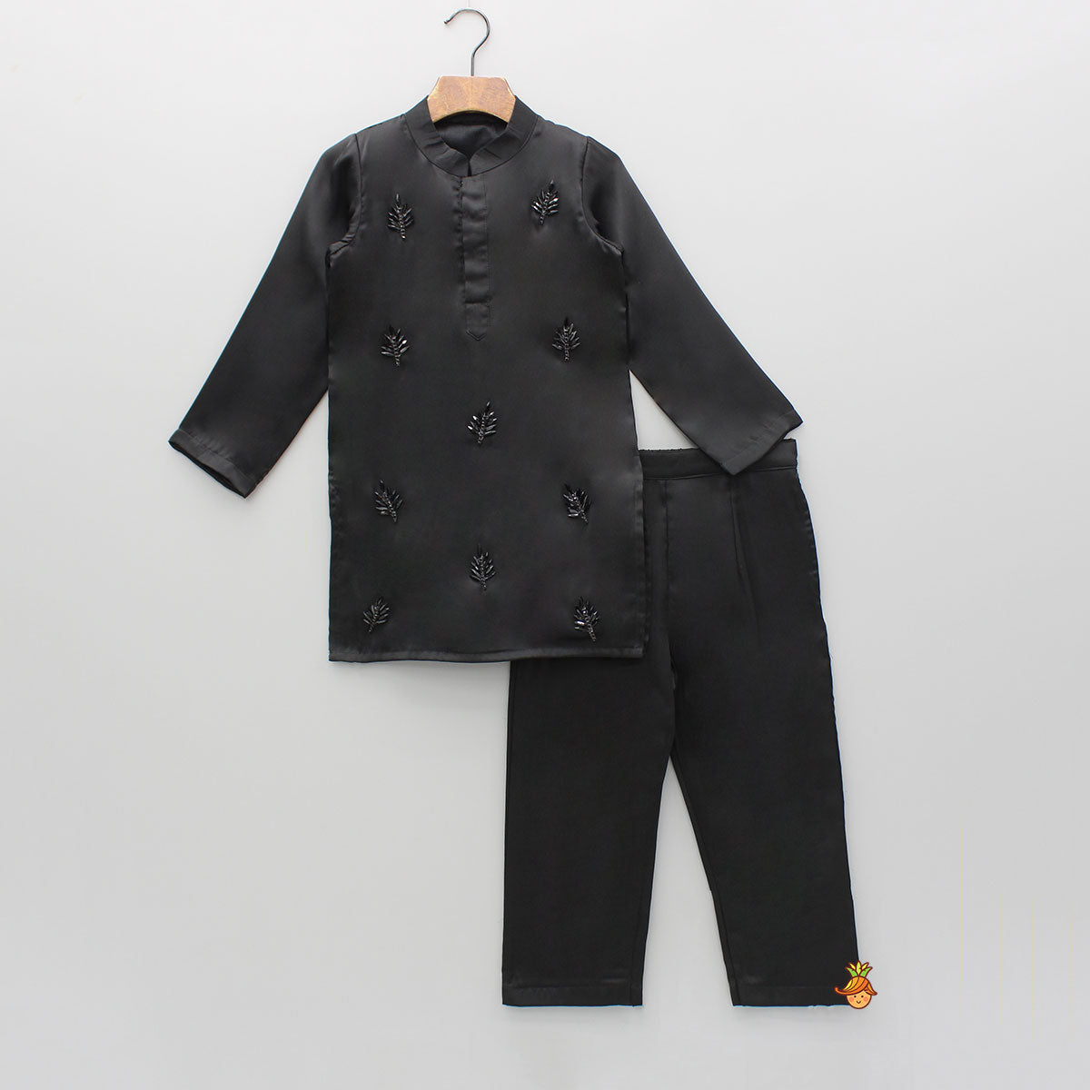 Black Embellished Kurta And Pant