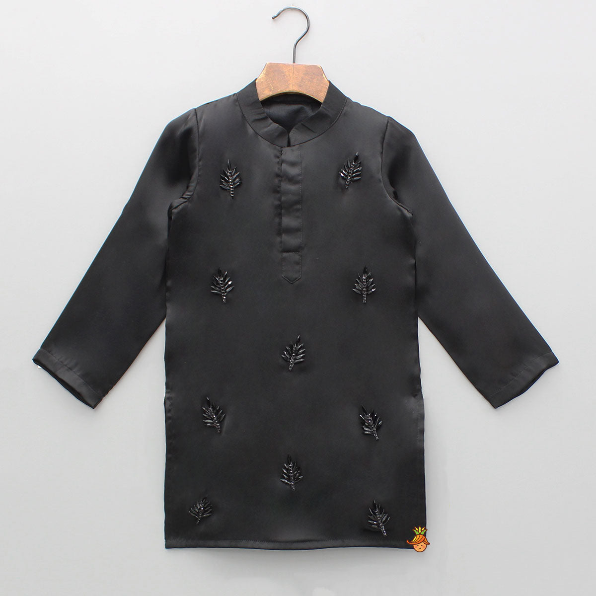 Black Embellished Kurta And Pant