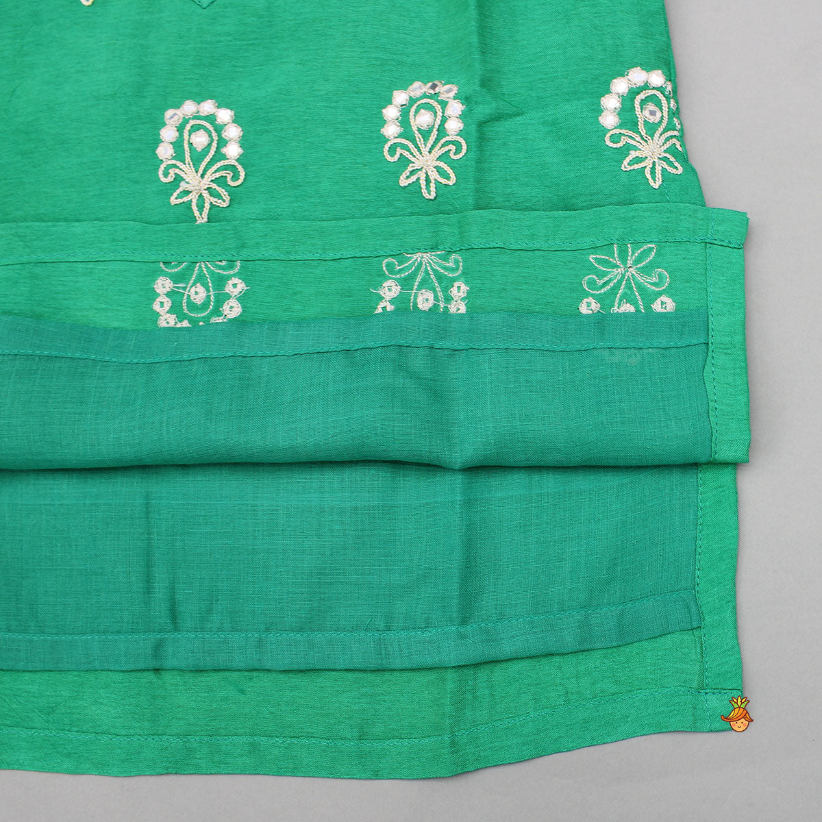 Green Embroidered Kurta And Pyjama