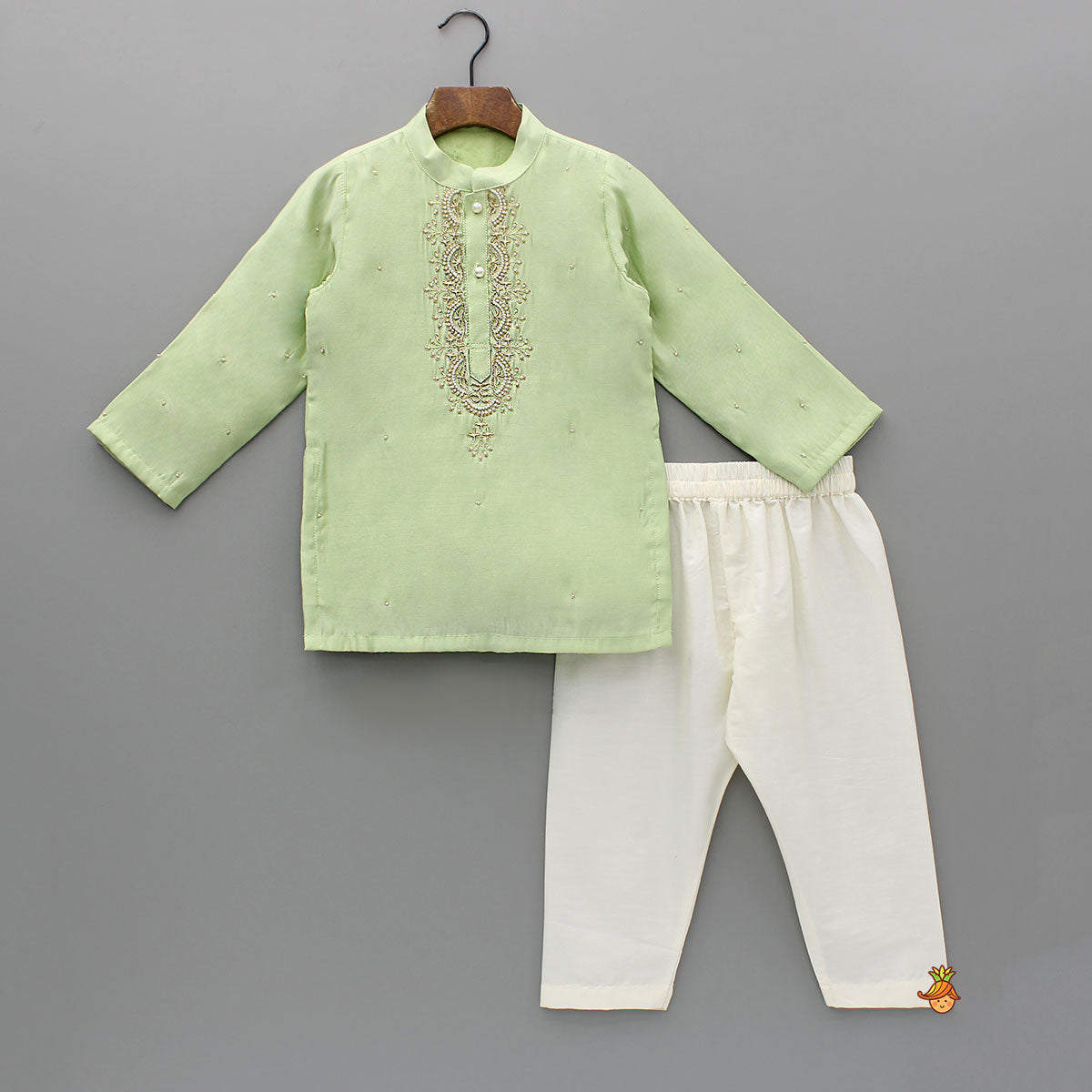 Embroidered Green Kurta And Pyjama