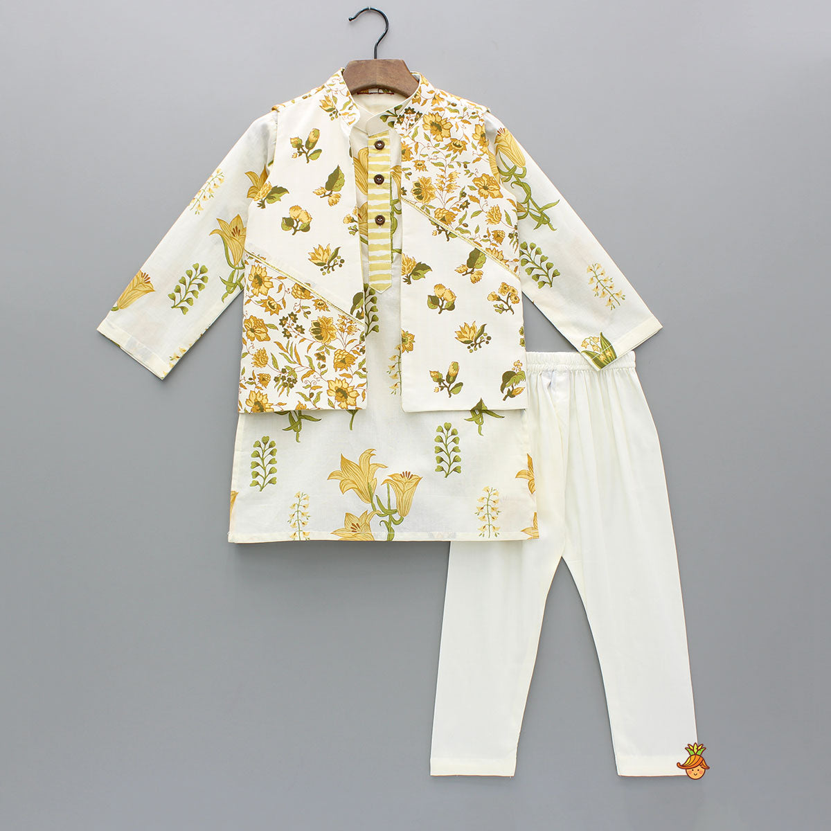 Floral Printed Kurta With Front Open Jacket And Pyjama