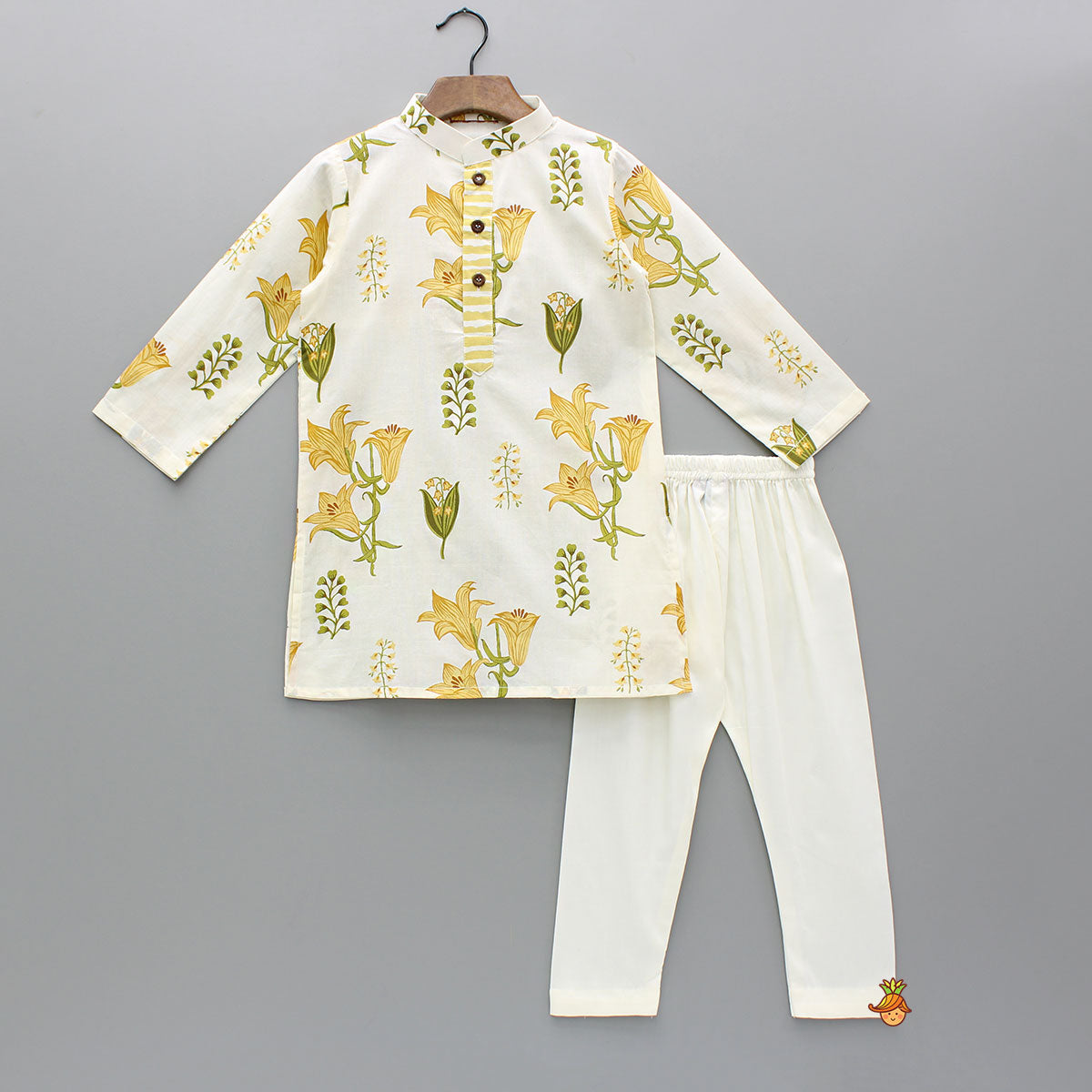 Floral Printed Kurta With Front Open Jacket And Pyjama