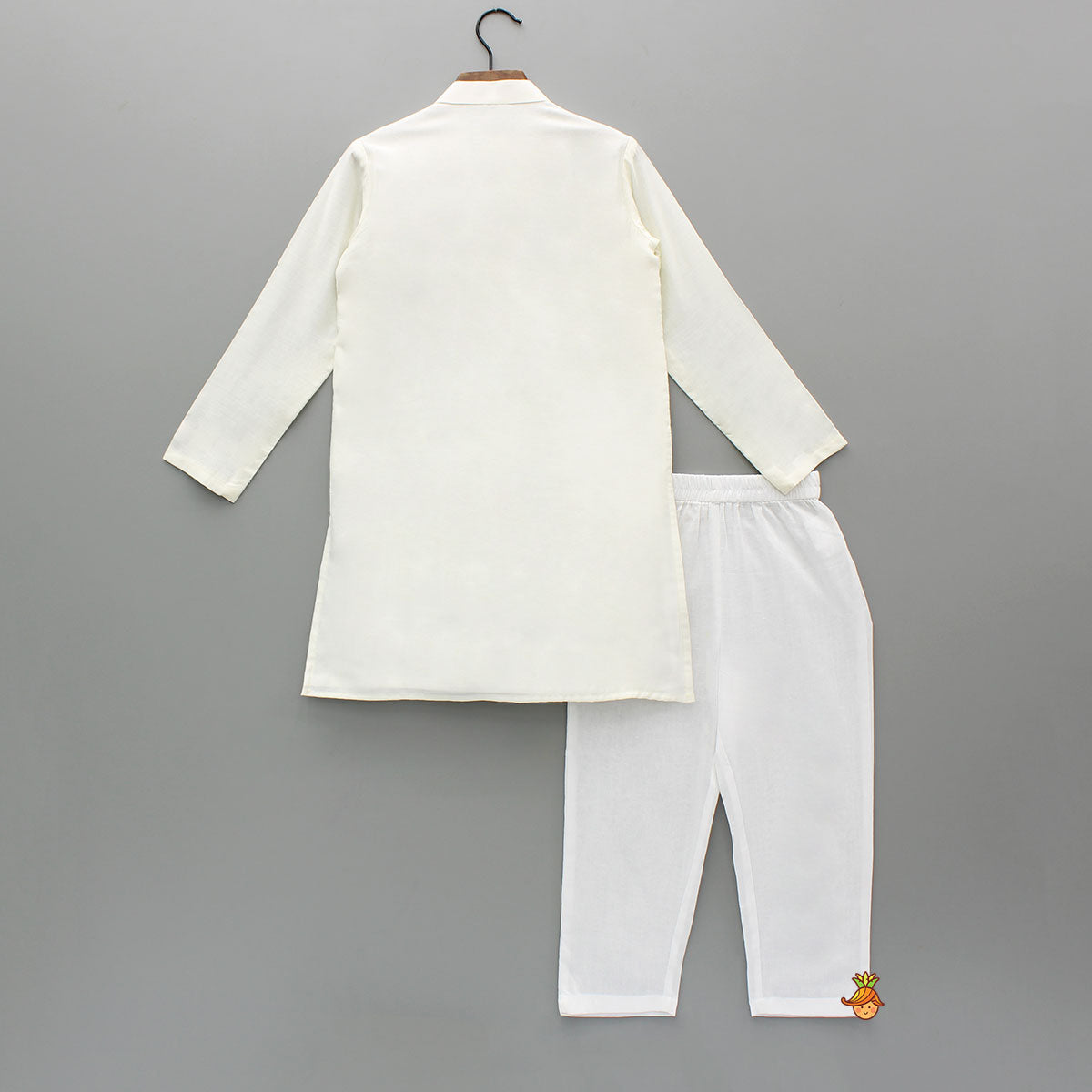 Chanderi Kurta With Applique Embroidery And Pyjama