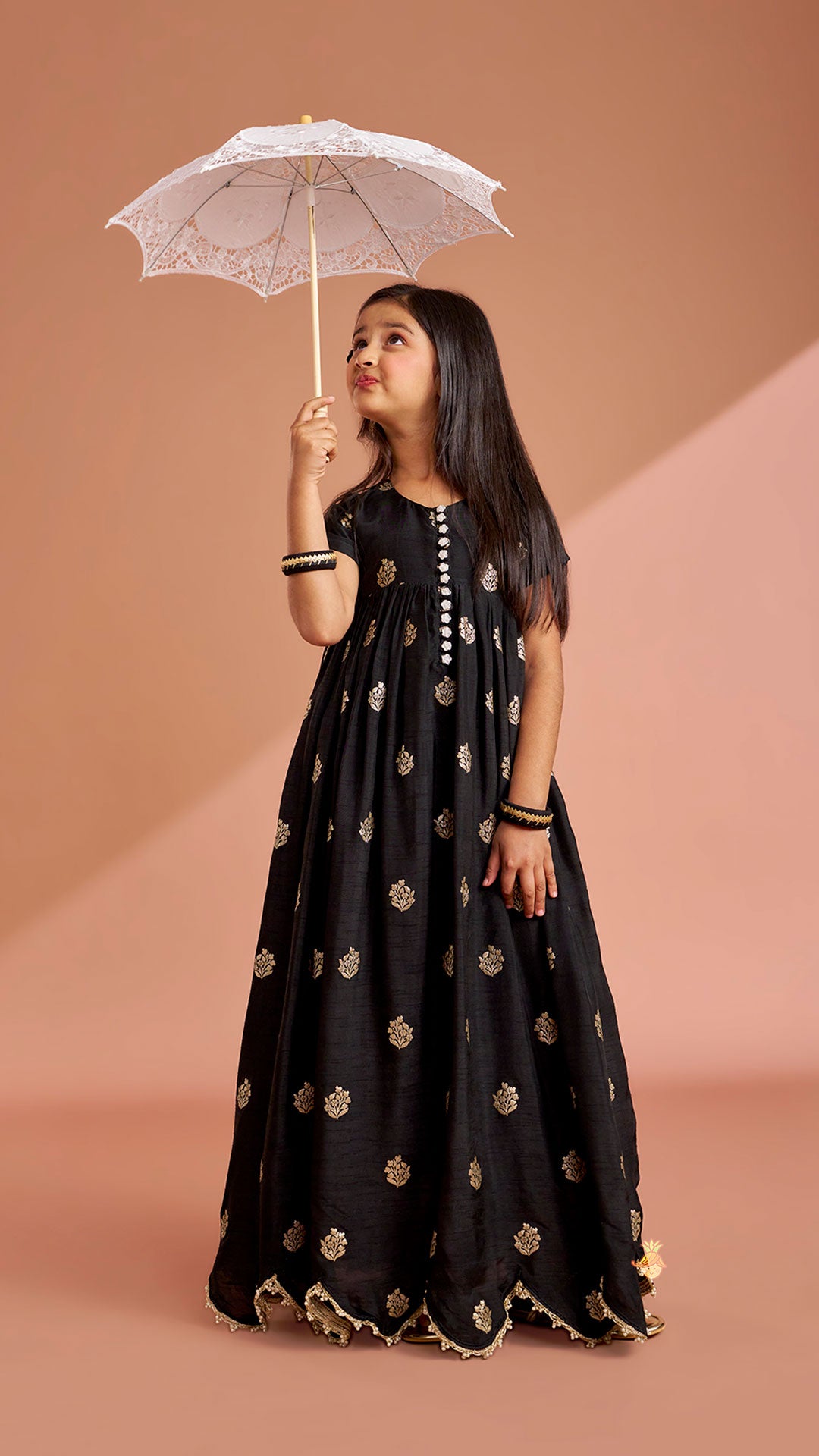 Black Embroidered Scalloped Hem Kurti