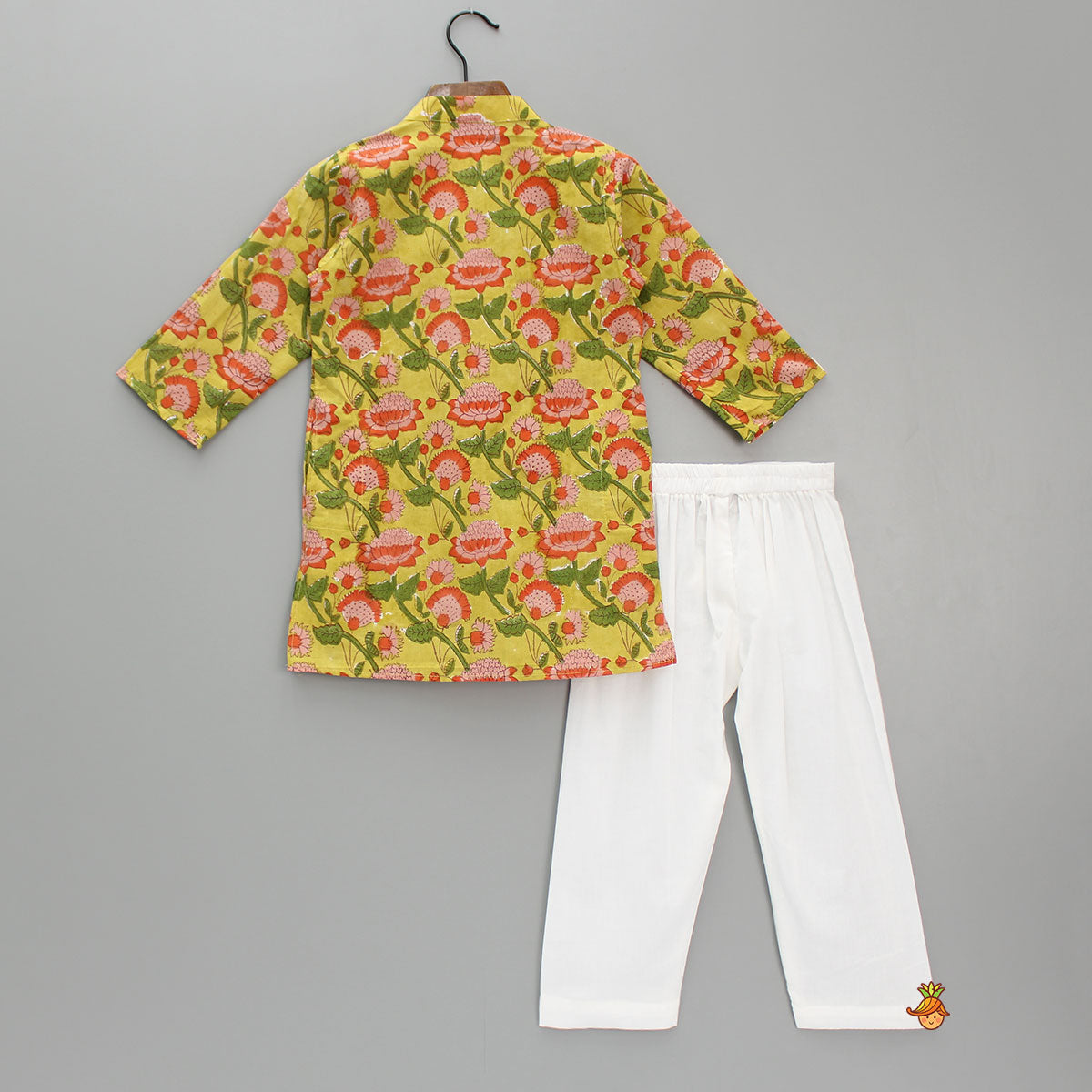Floral Printed Multicolor Kurta With Pyjama