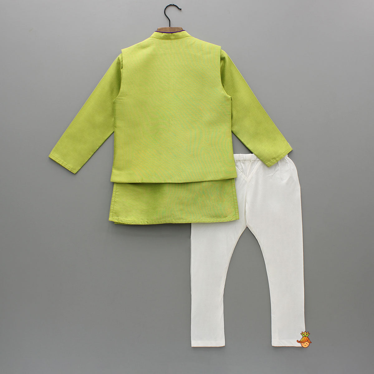 Green Kurta With Bird Embroidered Jacket And Pyjama